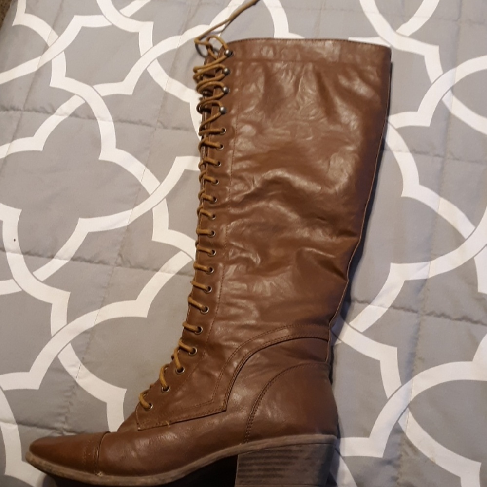 Boots - Picture 3 of 3